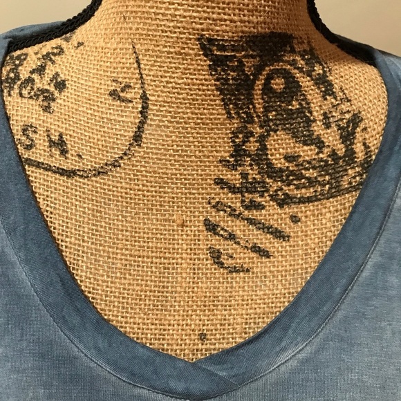 ▪️Super Soft Two Toned Tee - Picture 6 of 9